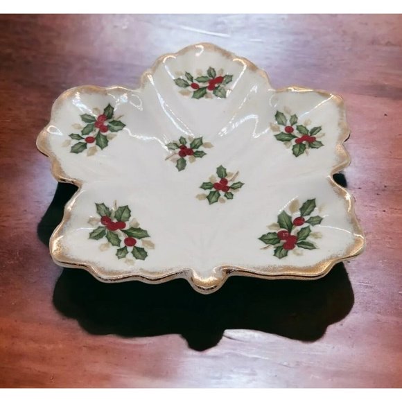 Vintage Christmas Holly Leaf Trinket Serving Dish 7 in Porcelain Gold Holiday - Picture 1 of 5